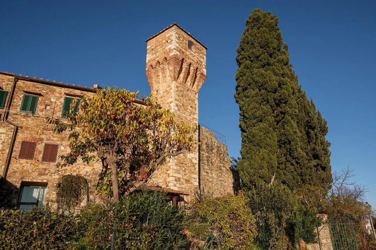 Old Medieval Apartment San Donato in Poggio 0*,  Italia
